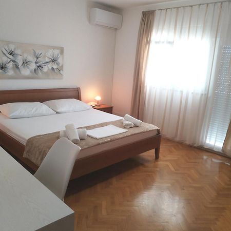Apartments"Nika" With Private Pool Galovac  Kültér fotó