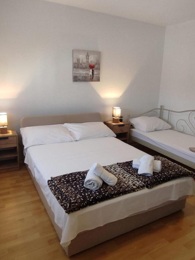 Apartments"Nika" With Private Pool Galovac  Kültér fotó