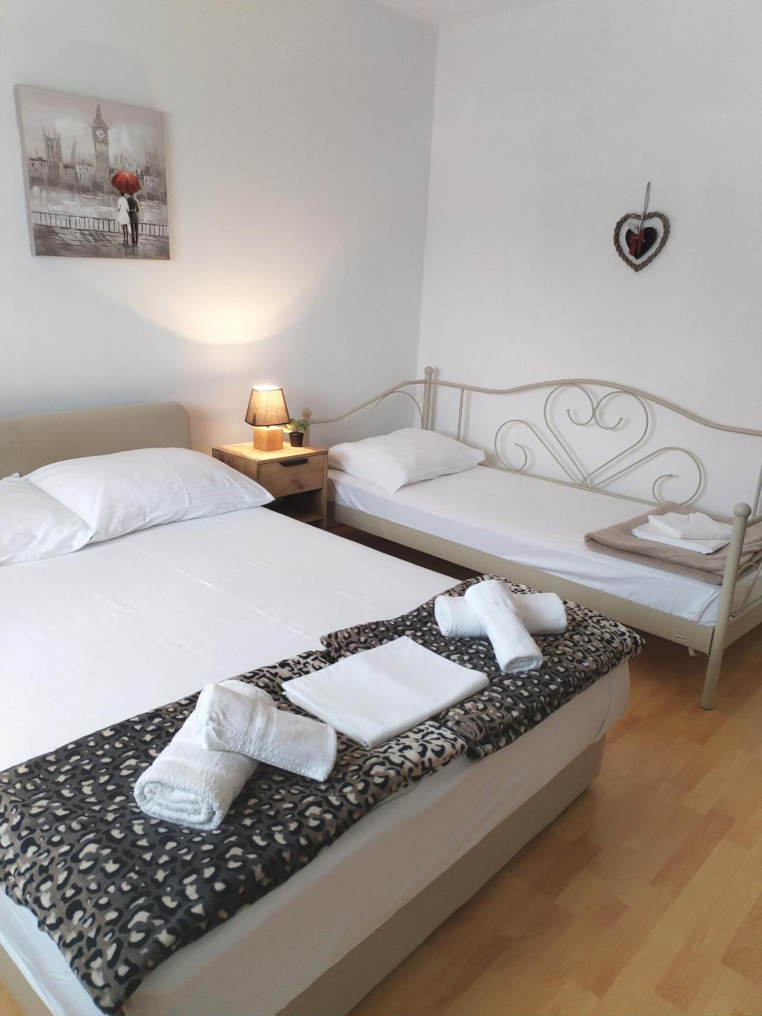 Apartments"Nika" With Private Pool Galovac  Kültér fotó