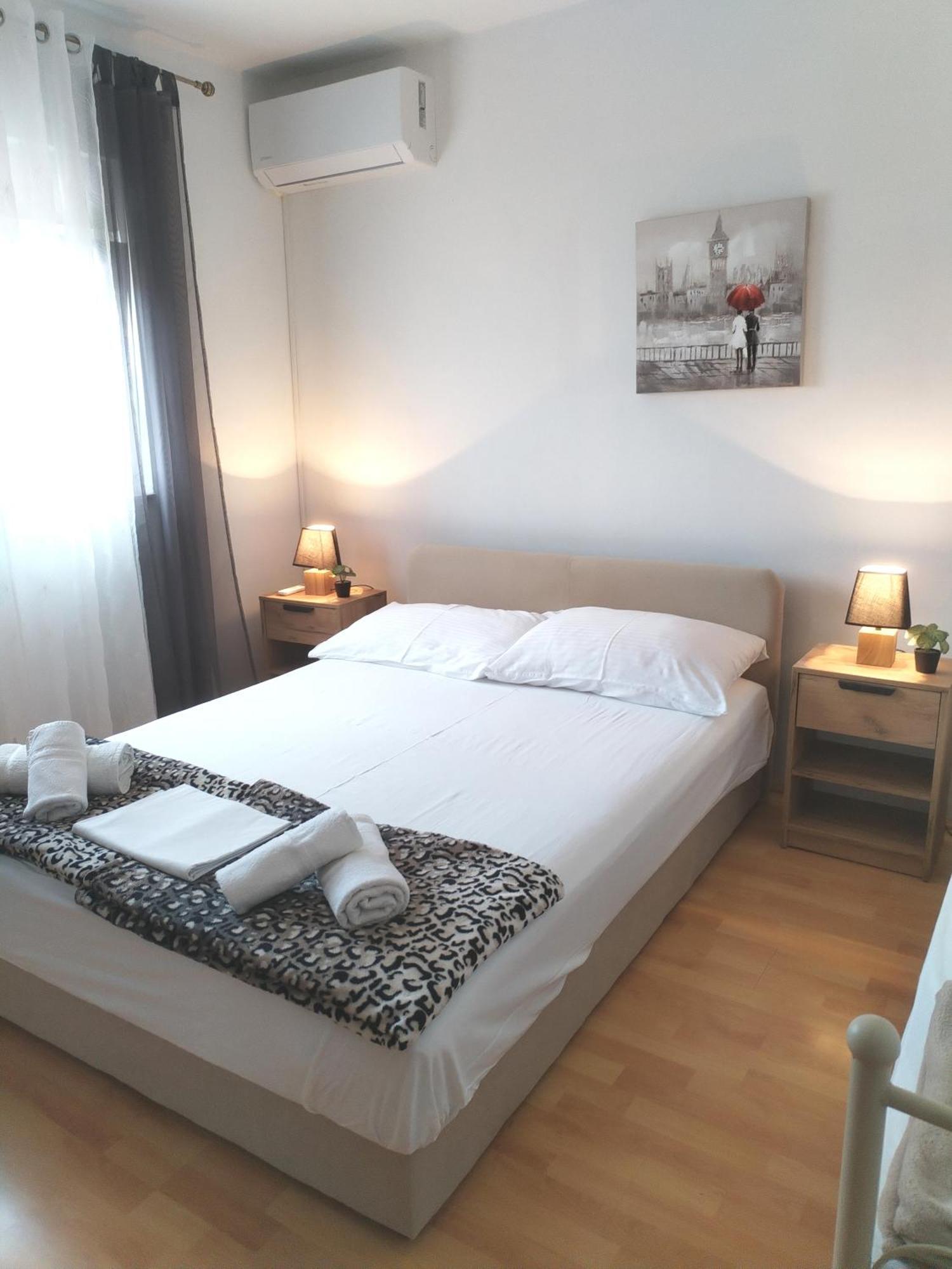 Apartments"Nika" With Private Pool Galovac  Kültér fotó