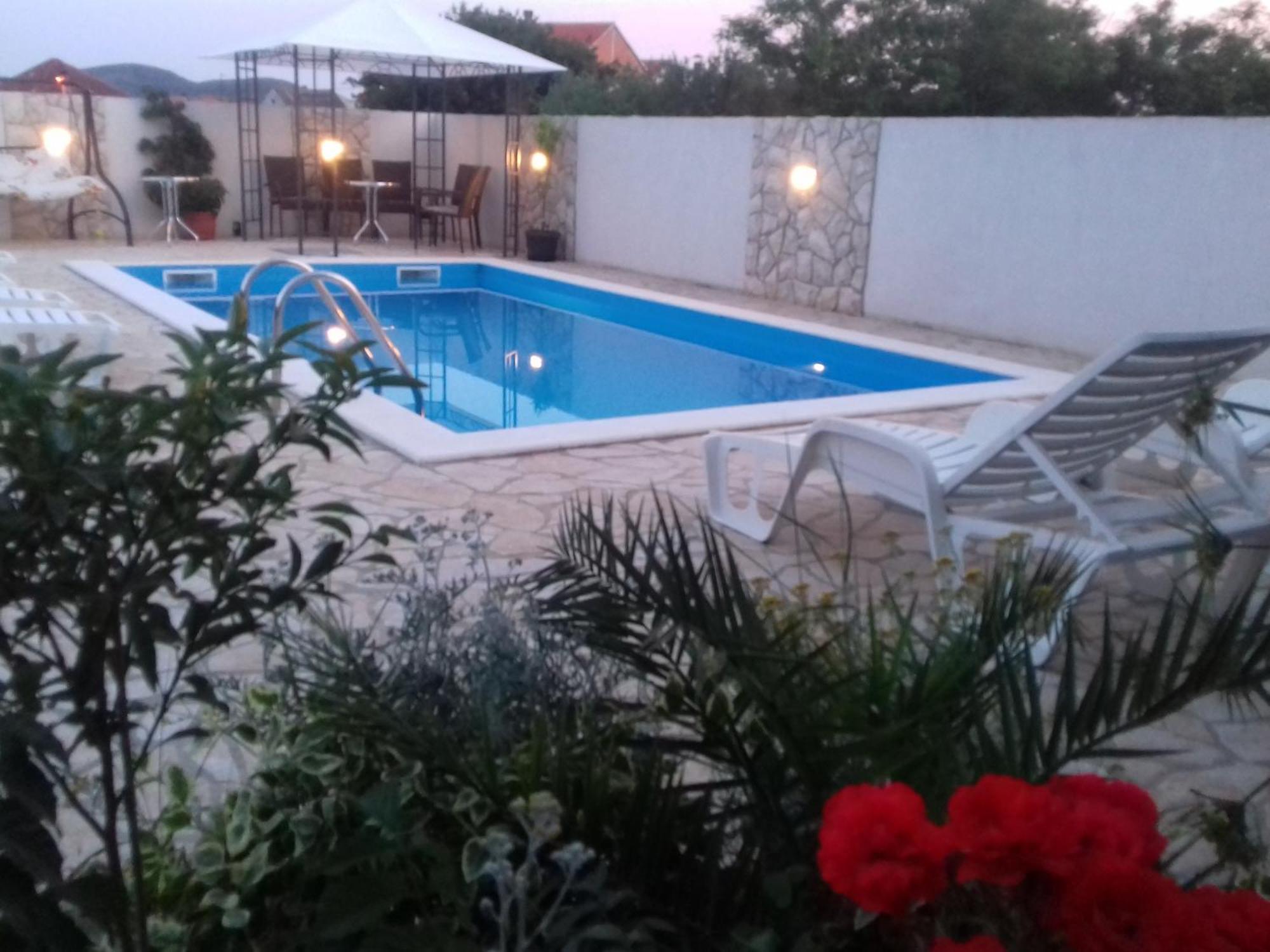 Apartments"Nika" With Private Pool Galovac  Kültér fotó