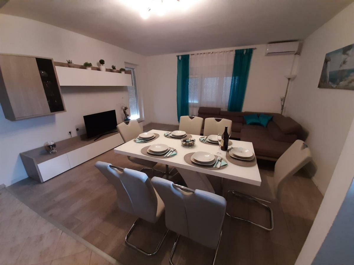 Apartments"Nika" With Private Pool Galovac  Kültér fotó