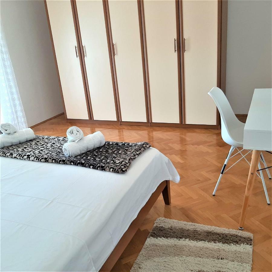 Apartments"Nika" With Private Pool Galovac  Kültér fotó