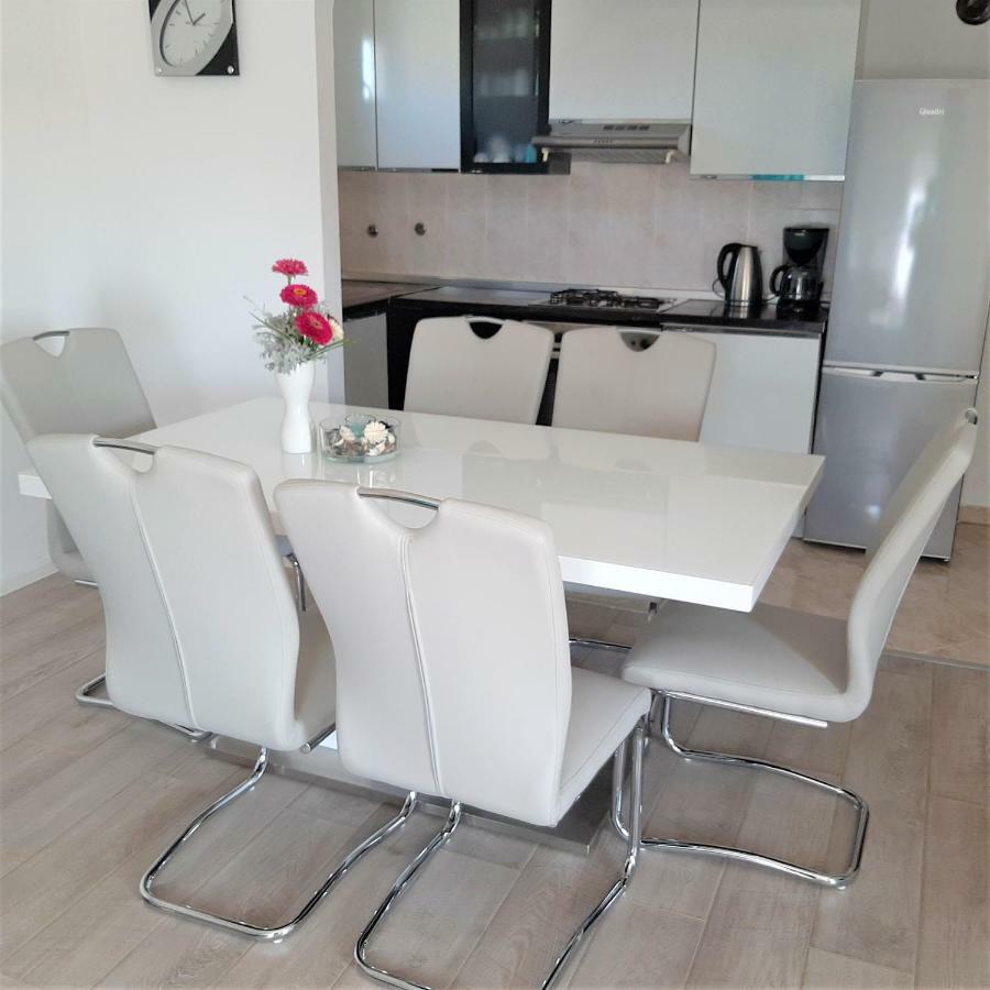 Apartments"Nika" With Private Pool Galovac  Kültér fotó