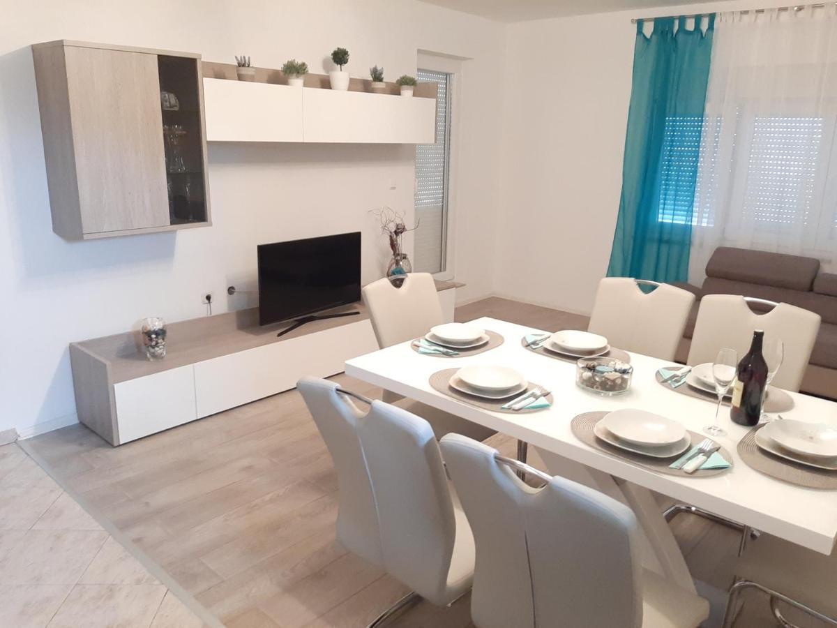 Apartments"Nika" With Private Pool Galovac  Kültér fotó